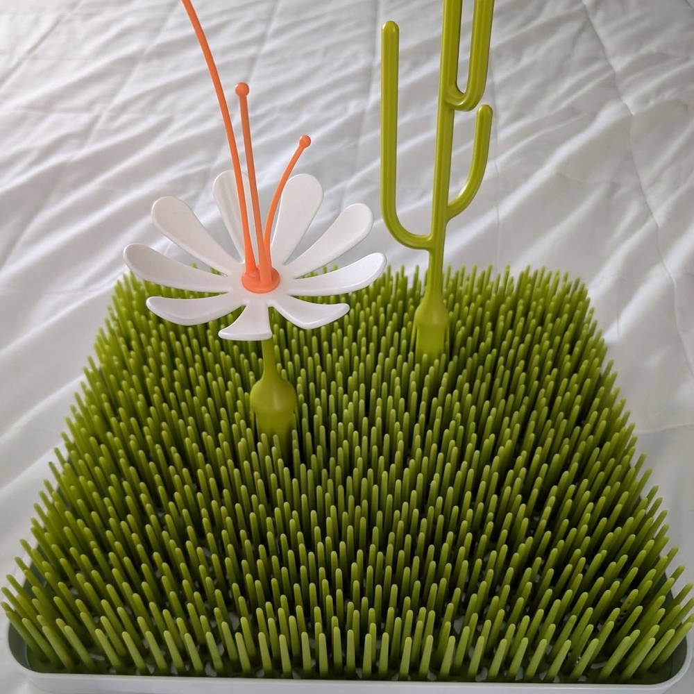 Boon Lawn Drying Rack with Flower and Cactus Accessories
